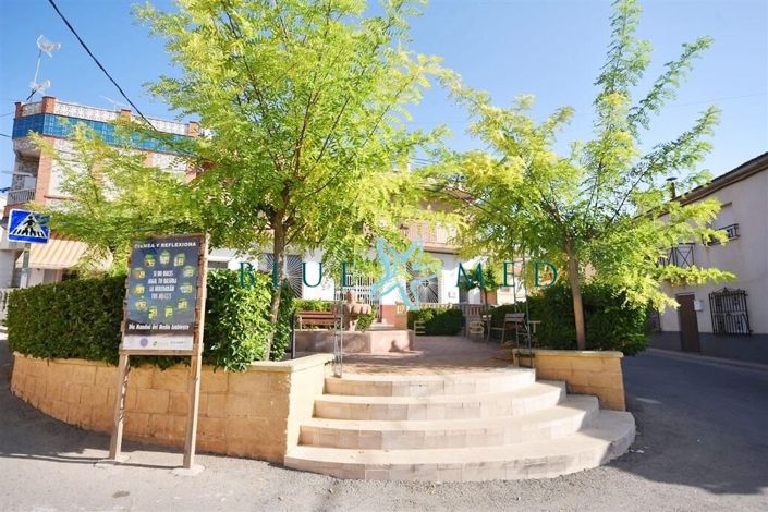Image No.2-6 Bed Property for sale