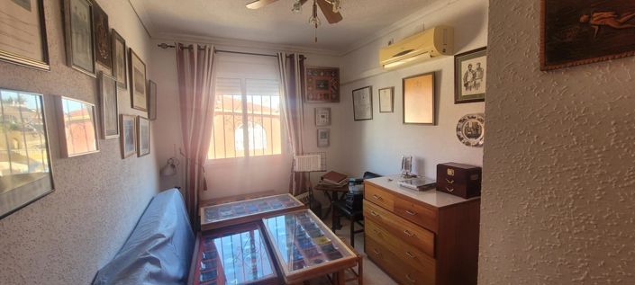 Image No.19-3 Bed House for sale