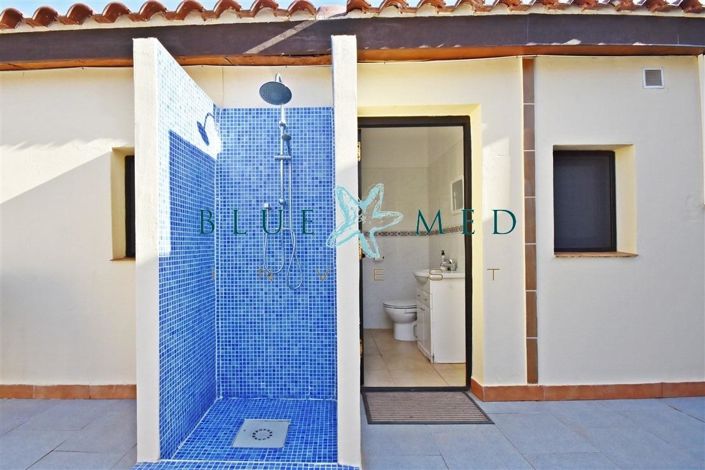 Image No.21-6 Bed Country House for sale