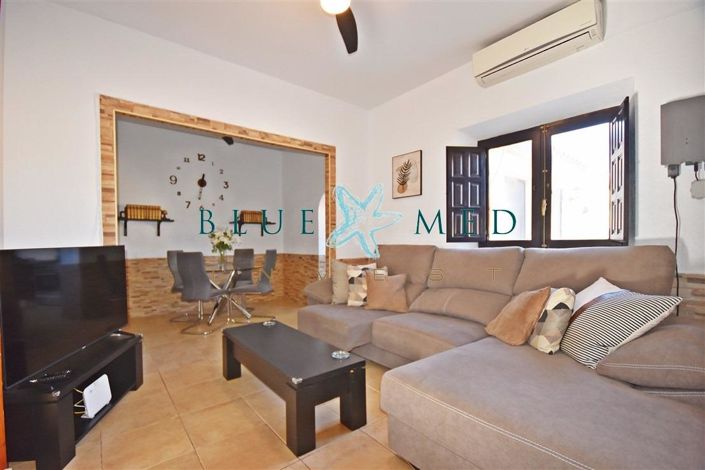 Image No.5-6 Bed Country House for sale
