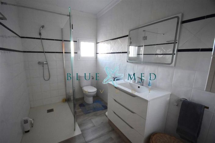 Image No.20-4 Bed Country House for sale