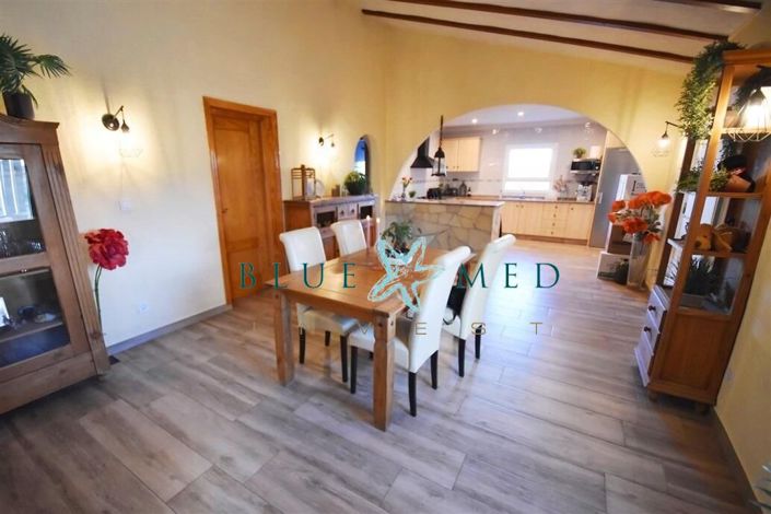 Image No.25-4 Bed Country House for sale
