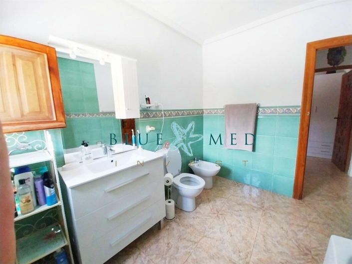 Image No.25-5 Bed Country House for sale