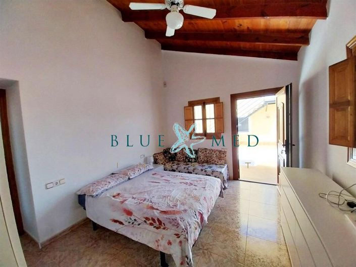 Image No.38-5 Bed Country House for sale