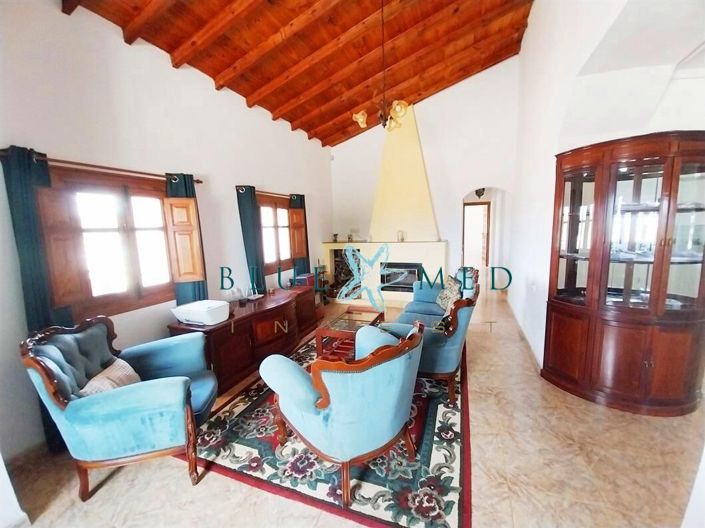 Image No.8-5 Bed Country House for sale