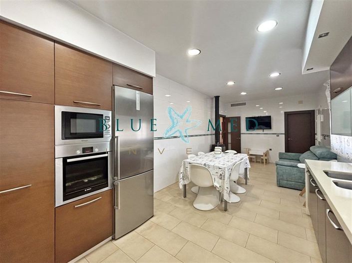 Image No.11-4 Bed Country House for sale