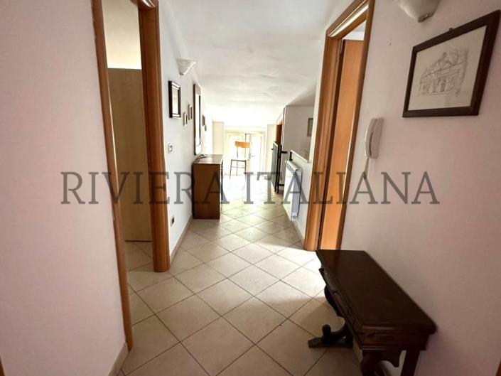 Image No.18-Appartement de 4 chambres à vendre