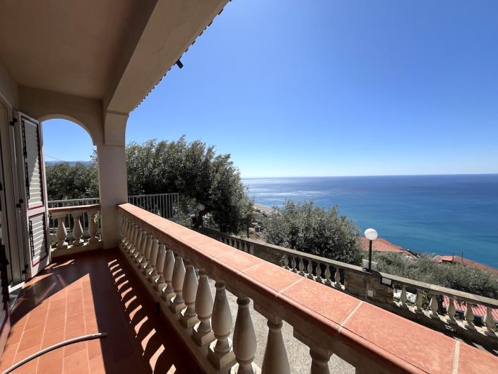 Image No.25-4 Bed Villa for sale
