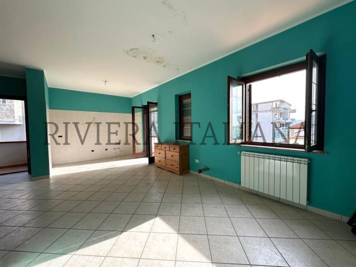 Image No.2-Appartement de 4 chambres à vendre à Scalea