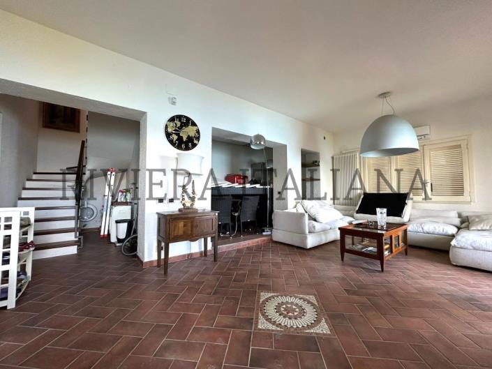 Image No.15-3 Bed Villa / Detached for sale