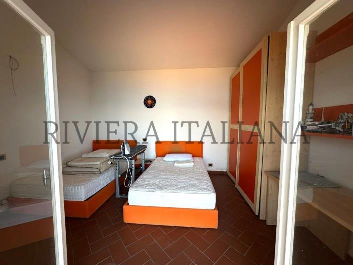 Image No.27-3 Bed Villa / Detached for sale