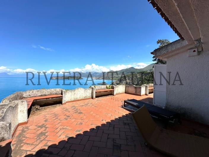 Image No.38-3 Bed Villa / Detached for sale