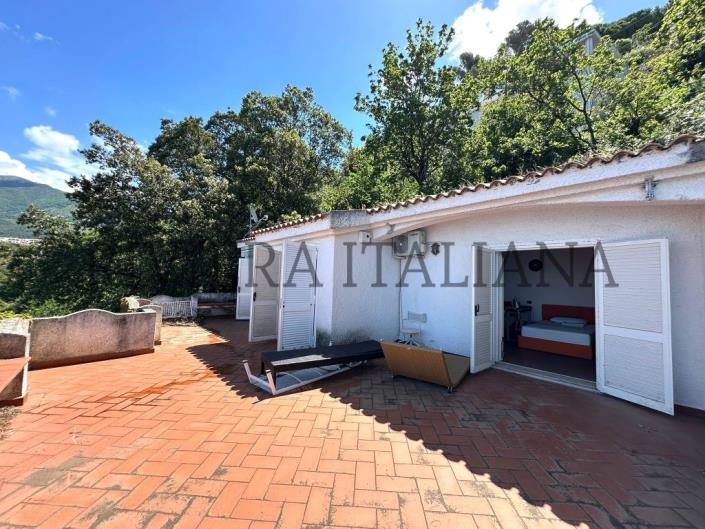 Image No.37-3 Bed Villa / Detached for sale