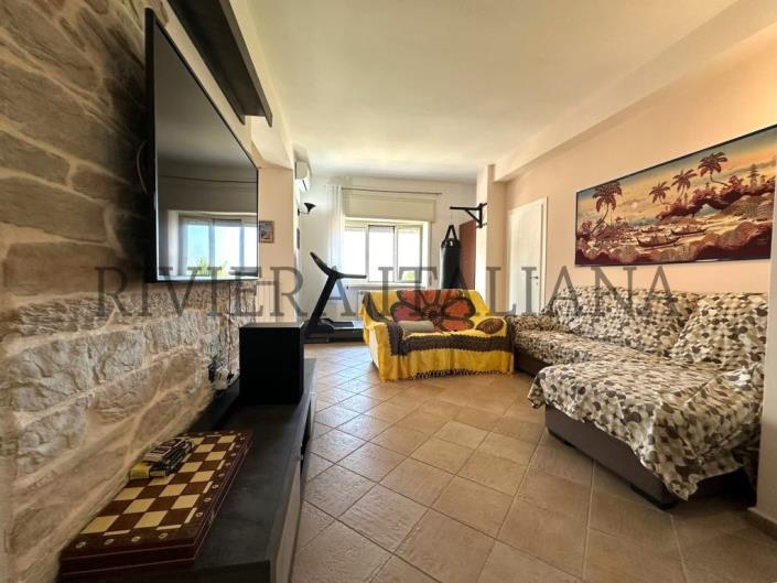Image No.11-3 Bed Apartment for sale