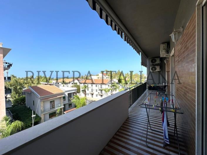 Image No.15-3 Bed Apartment for sale