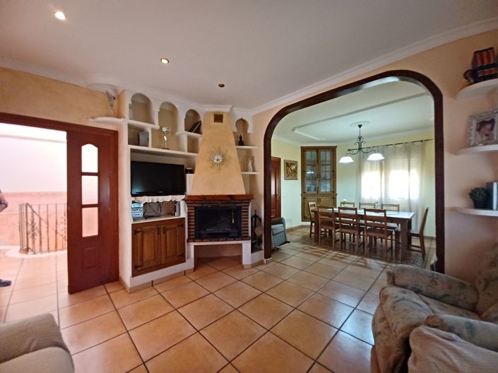 Image No.3-4 Bed Villa for sale