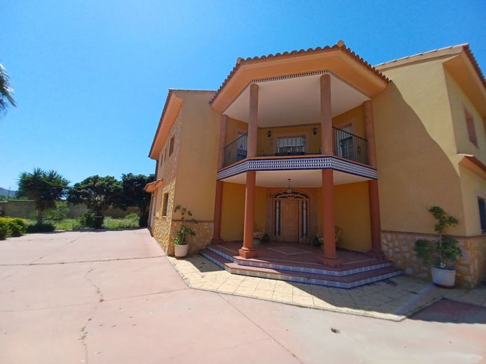 Image No.4-4 Bed Villa for sale
