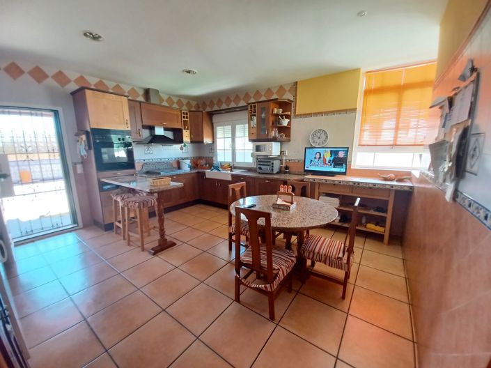Image No.10-4 Bed Villa for sale