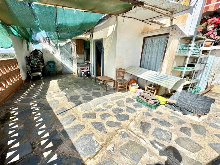 Image No.30-4 Bed House for sale