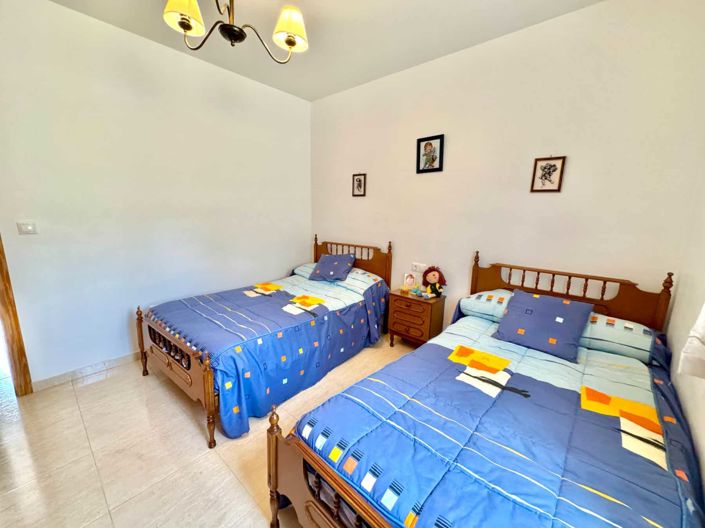 Image No.15-6 Bed Villa for sale