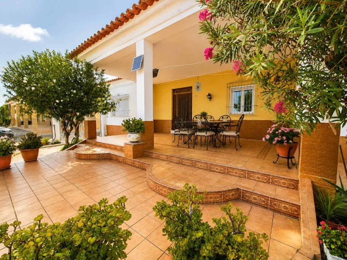 Image No.3-4 Bed Villa for sale