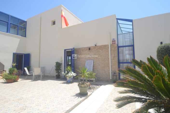 Image No.3-Propriété de 4 chambres à vendre à Fortuna