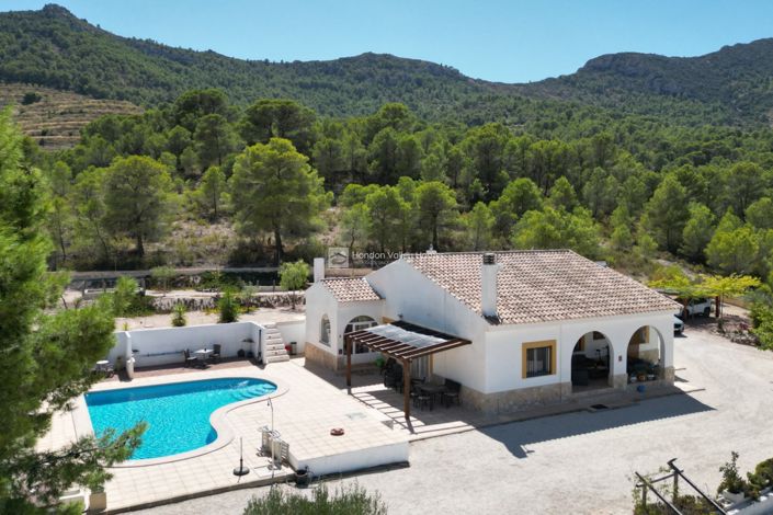 Image No.6-4 Bed Property for sale