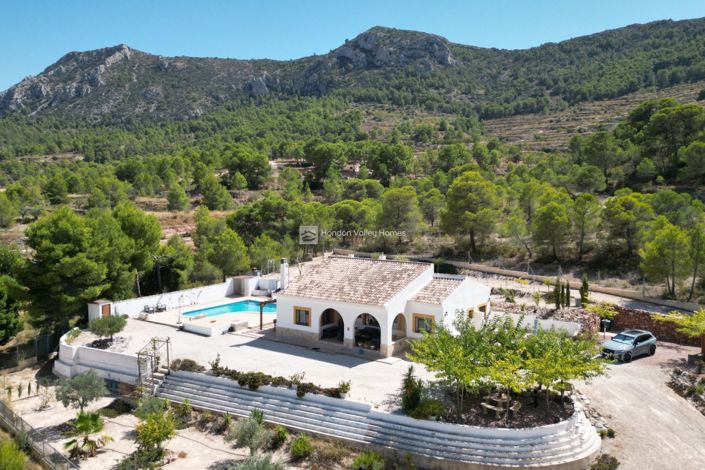 Image No.8-4 Bed Property for sale