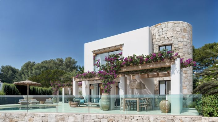 Image No.2-4 Bed Villa for sale