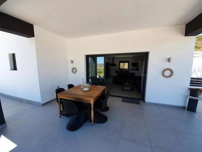 Image No.11-3 Bed Villa for sale