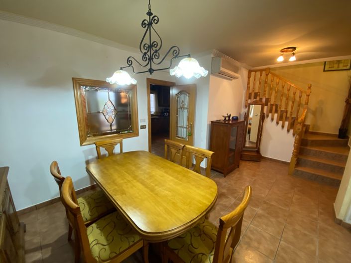 Image No.13-5 Bed Townhouse for sale
