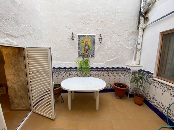 Image No.26-5 Bed Townhouse for sale