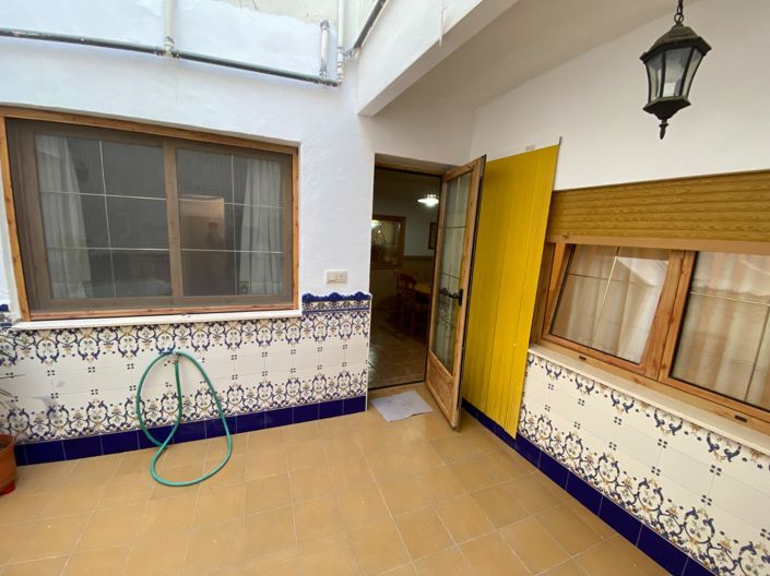 Image No.29-5 Bed Townhouse for sale