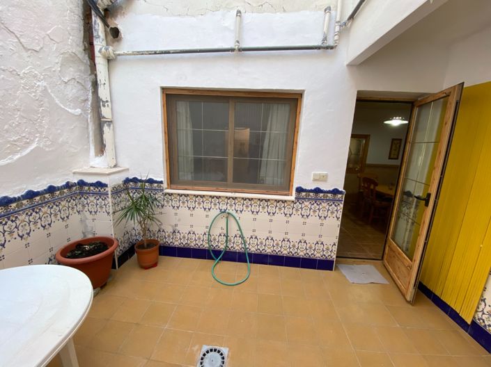 Image No.30-5 Bed Townhouse for sale