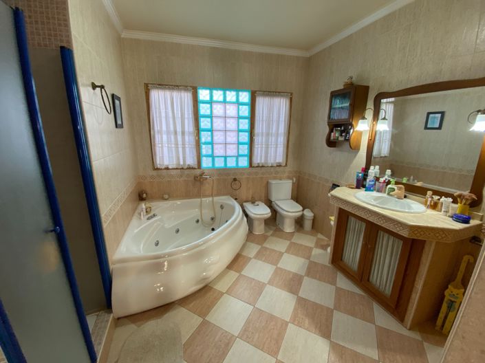 Image No.35-5 Bed Townhouse for sale