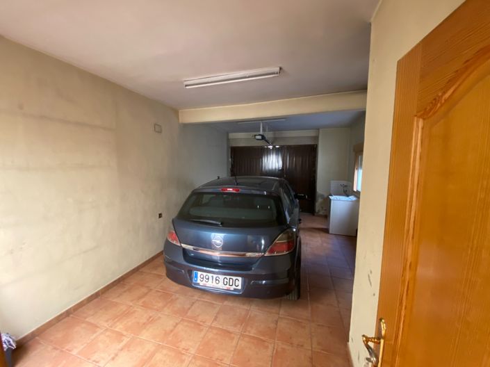 Image No.4-5 Bed Townhouse for sale