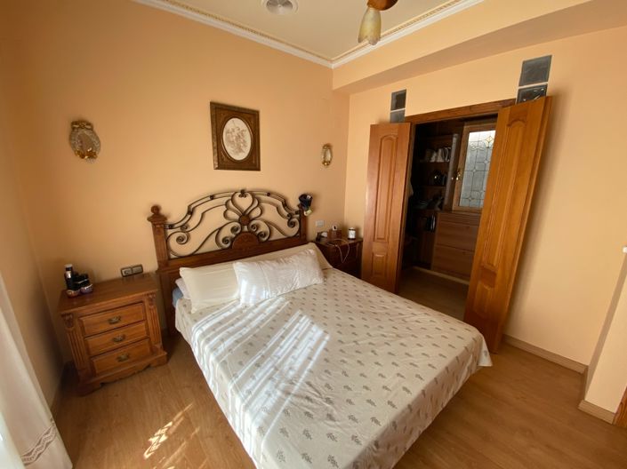 Image No.44-5 Bed Townhouse for sale