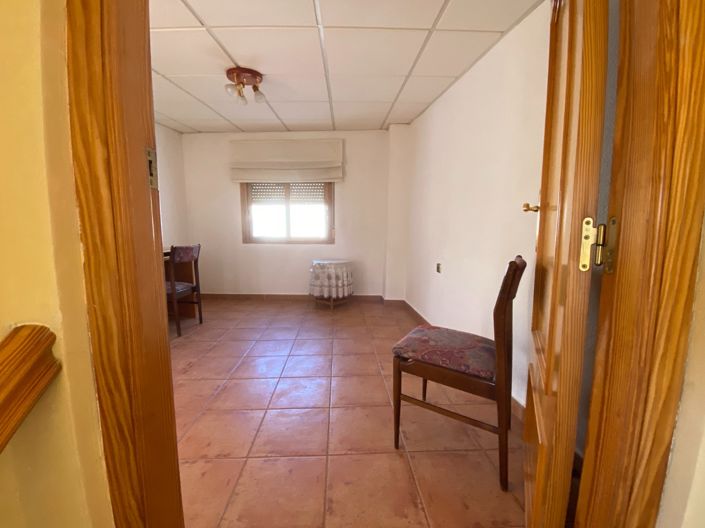 Image No.48-5 Bed Townhouse for sale