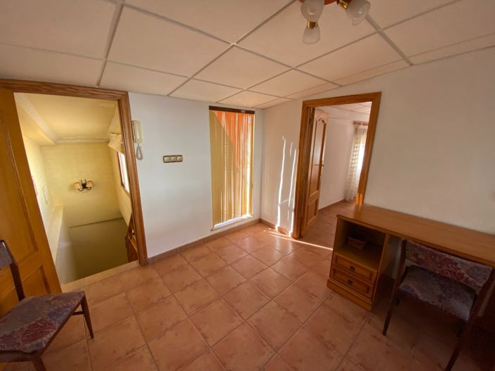 Image No.50-5 Bed Townhouse for sale