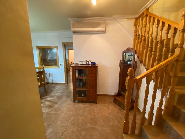 Image No.7-5 Bed Townhouse for sale
