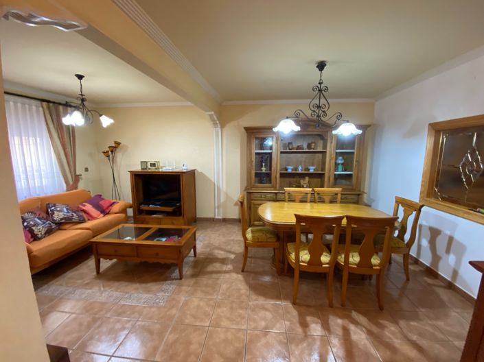 Image No.8-5 Bed Townhouse for sale