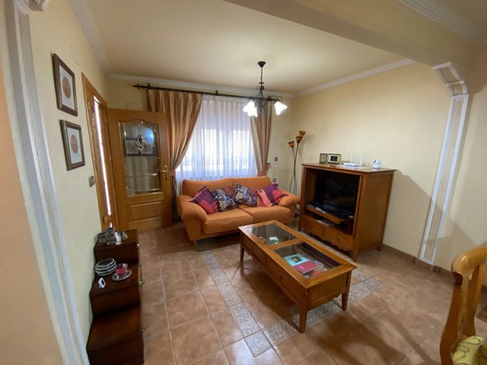 Image No.9-5 Bed Townhouse for sale