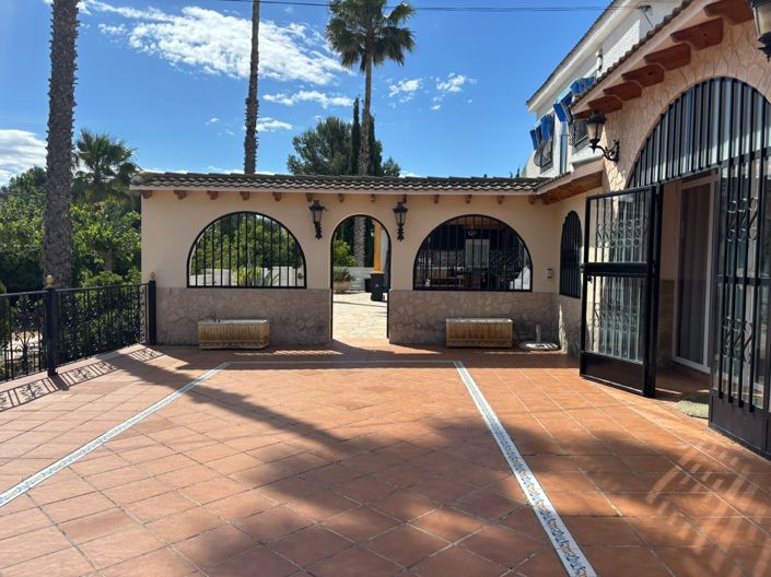Image No.13-8 Bed Villa for sale