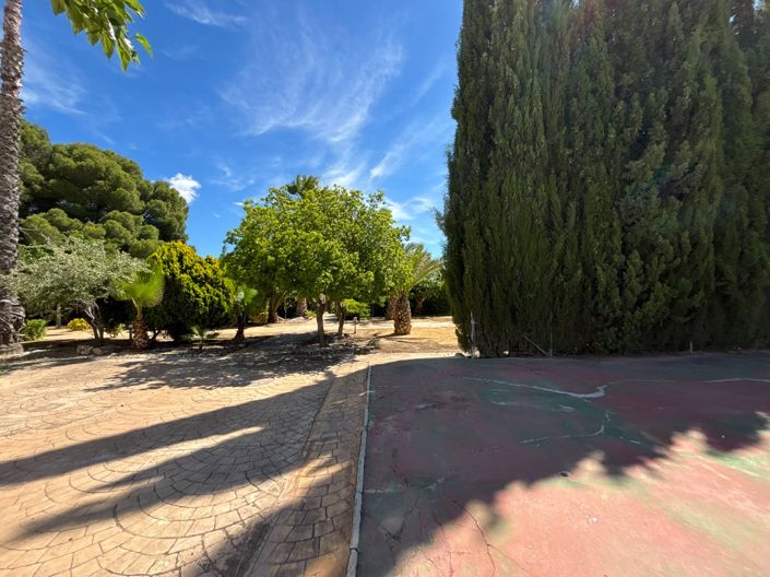 Image No.40-8 Bed Villa for sale