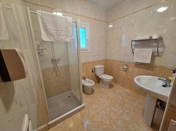 Image No.25-4 Bed Villa for sale