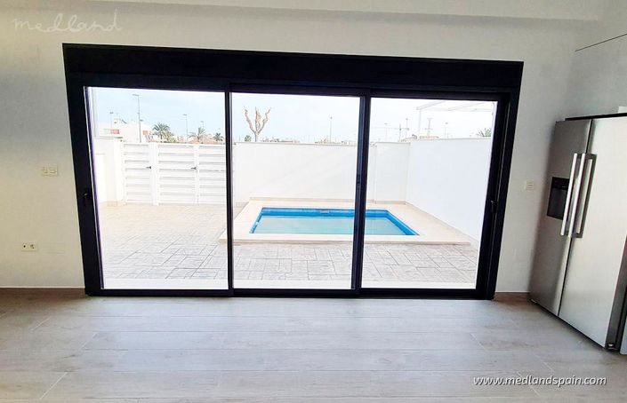 Image No.5-3 Bed Villa for sale
