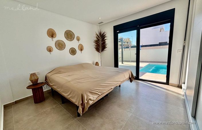 Image No.6-Villa de 3 chambres à vendre à Alicante