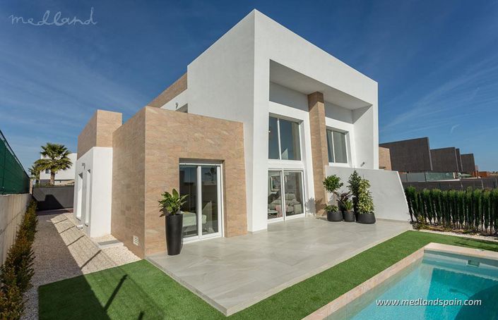 Image No.13-3 Bed Townhouse for sale