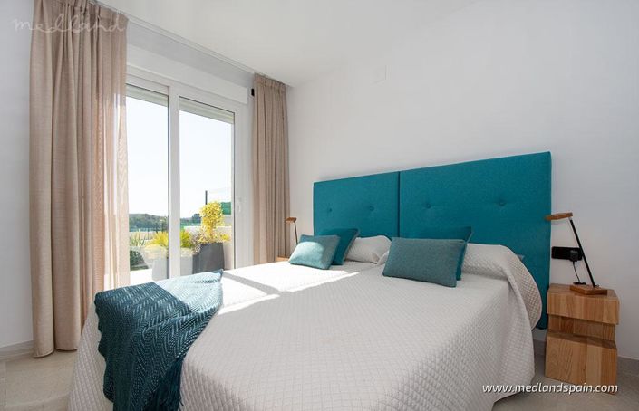 Image No.8-3 Bed Townhouse for sale