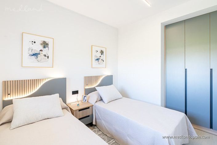 Image No.10-3 Bed Apartment for sale
